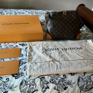 Louis Vuitton Berri PM